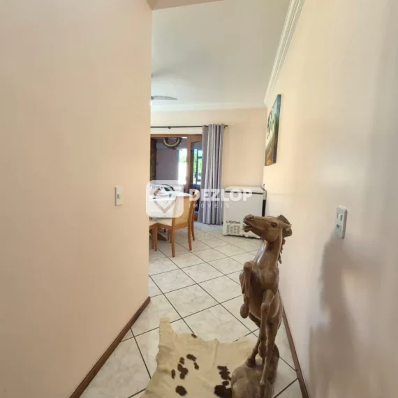 Casa à venda em Prado, Biguaçu - SC | 4 Quartos sendo 1 Suíte - 01