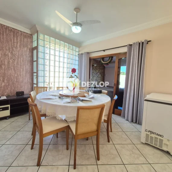 Casa à venda em Prado, Biguaçu - SC | 4 Quartos sendo 1 Suíte - 02