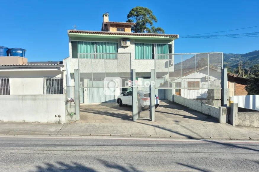 Casa à venda em Prado, Biguaçu - SC | 4 Quartos sendo 1 Suíte - Destaque
