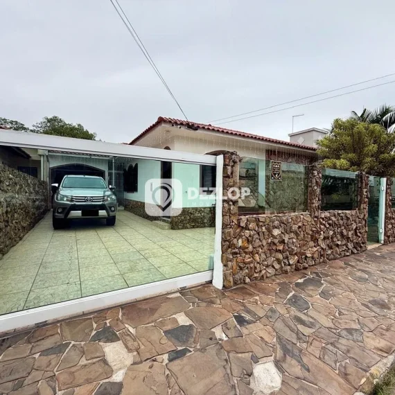 Casa à venda em Rio Caveiras, Biguaçu | 3 Quartos - 01