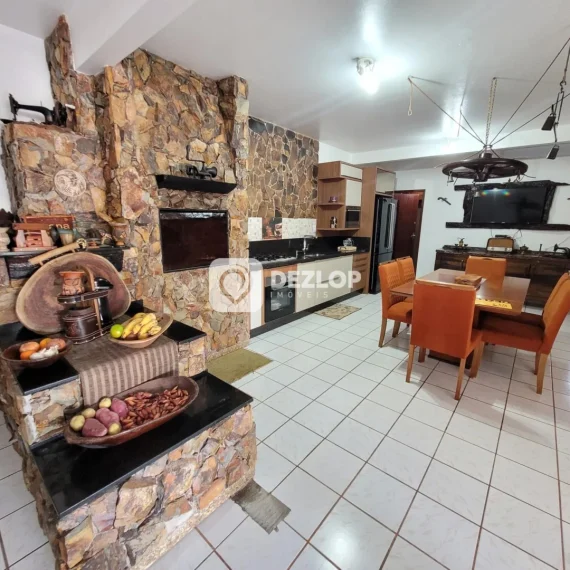 Casa à venda em Rio Caveiras, Biguaçu | 3 Quartos - 02