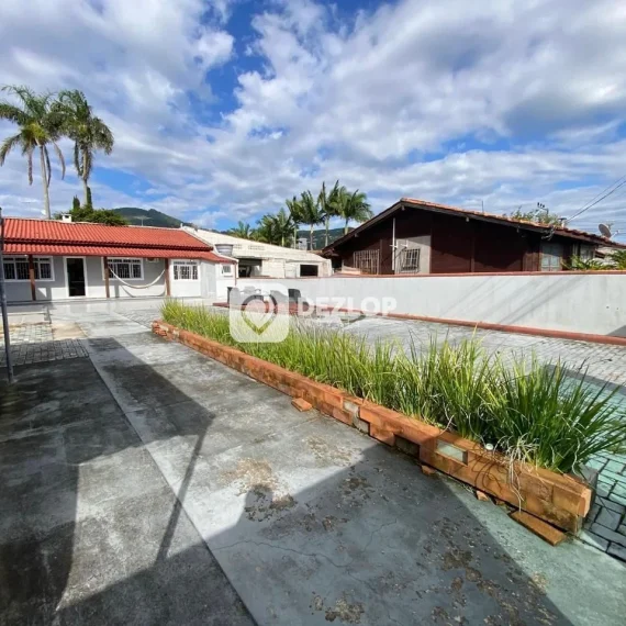 Casa à venda em Rio Caveiras, Biguaçu - SC | 2 Quartos sendo 2 Suítes - 01