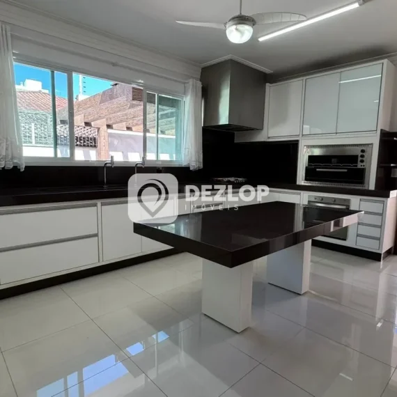 Casa à venda em Rio Caveiras, Biguaçu - SC | 3 Quartos sendo 1 Suíte - 02