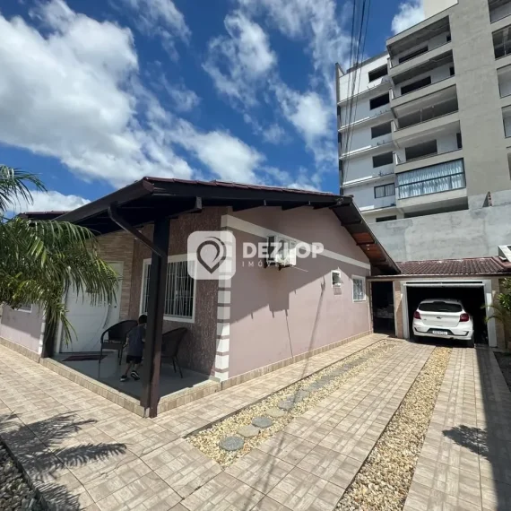 Casa à venda em Rio Caveiras, Biguaçu - SC | 4 Quartos sendo 1 Suíte - 01