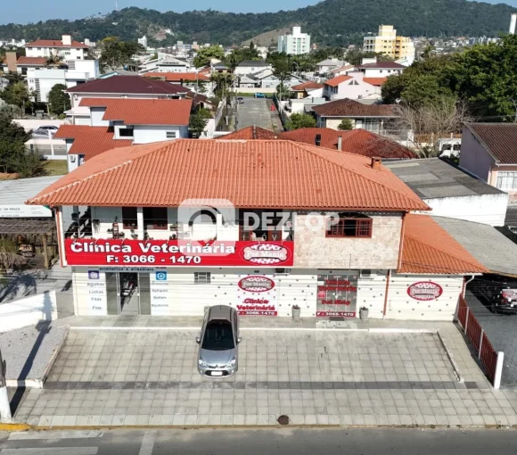 Casa à venda em Rio Caveiras em Biguaçu - SC | 4 Quartos sendo 1 Suíte - Destaque