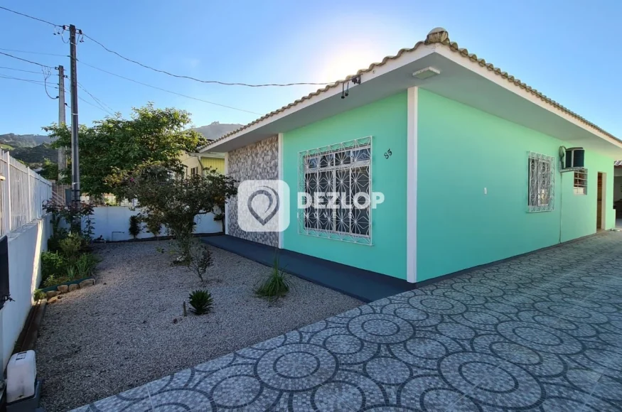 Casa à venda em Universitário, Biguaçu - SC | 5 Quartos sendo 1 Suíte - Destaque