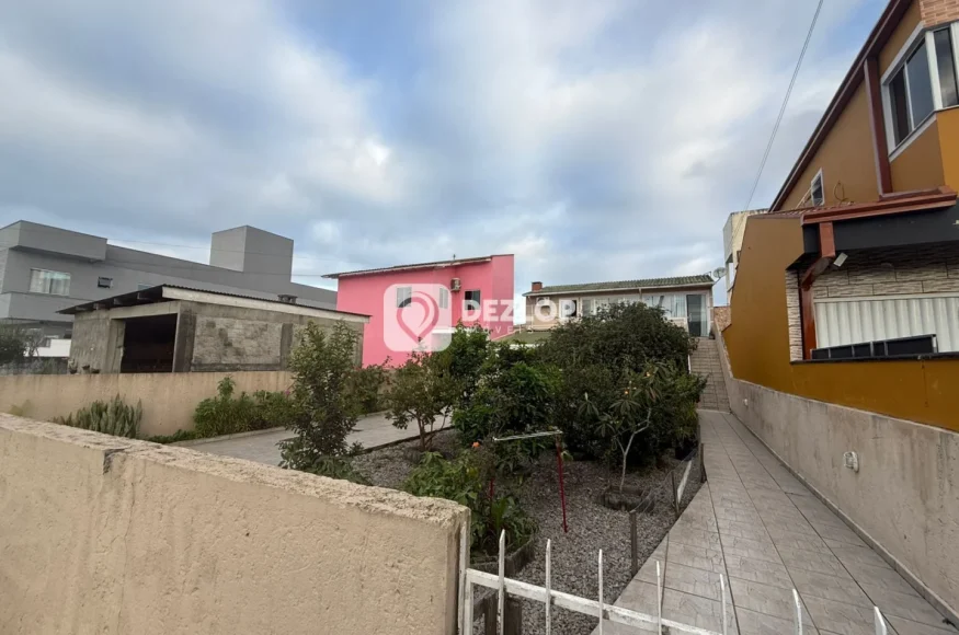 Casa à venda na Praia João Rosa, Biguaçu | 5 Quartos sendo 1 Suíte - Destaque