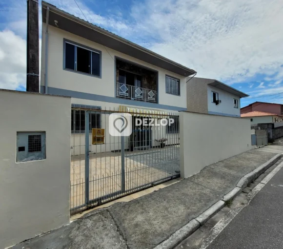 Casa à venda na Real Parque em São José - SC | 4 Quartos sendo 1 Suíte - Destaque