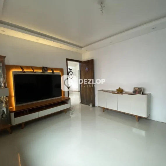 Casa à venda no Centro, Biguaçu | 4 Quartos - 02