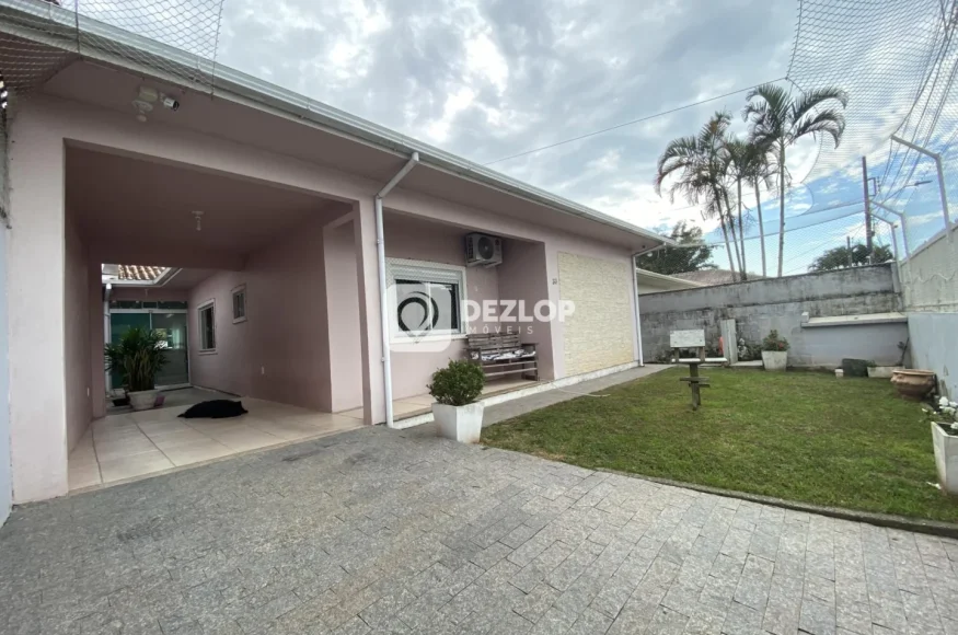 Casa à venda no Centro, Biguaçu | 4 Quartos - Destaque