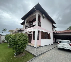 Casa à venda no Centro em Biguaçu - SC | 3 Quartos - 03