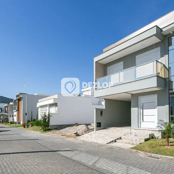 Casa à venda no Deltaville, Biguaçu | 3 Quartos, 1 Suíte no Cond. Garden - 01