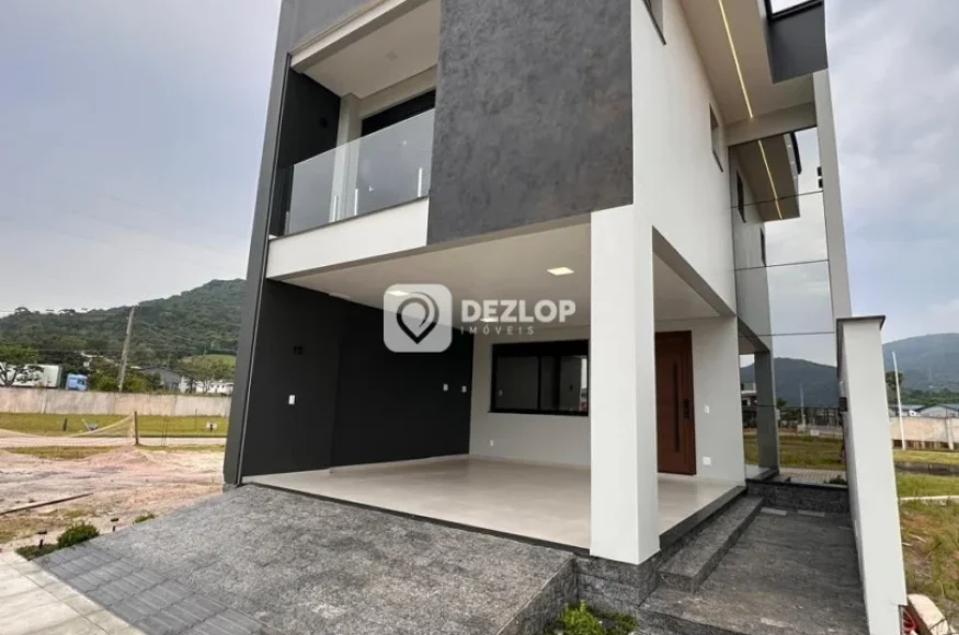 Casa à venda no Deltaville, Biguaçu | 3 Quartos, 3 Suítes no Cond. Blue - Destaque