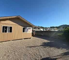 Casa à venda no Fundos em Biguaçu - SC | 3 Quartos - 01