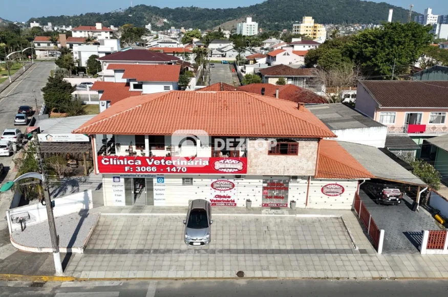 Casa à venda no Rio Caveiras, Biguaçu | 4 Quartos sendo 1 Suíte - Destaque