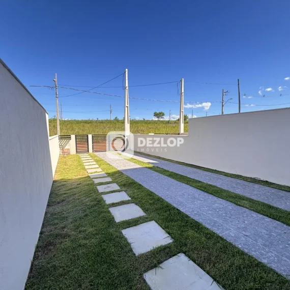 Sobrado à venda em Areias do Meio, Gov. Celso Ramos | 2 Quartos sendo 2 Suítes - 01