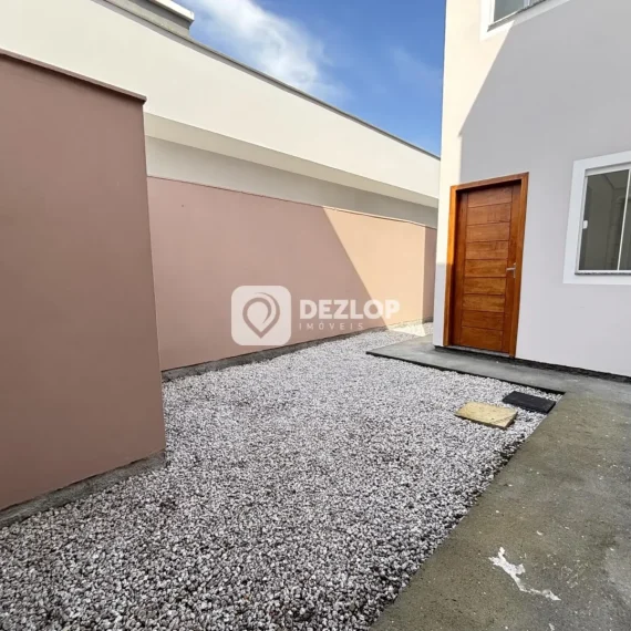 Sobrado à venda em Rio Caveiras, Biguaçu - SC | 3 Quartos sendo 1 Suíte - 02