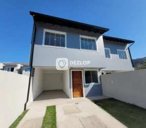 Sobrado à venda na Forquilhas em São José - SC | 2 Quartos sendo 1 Suíte - 01