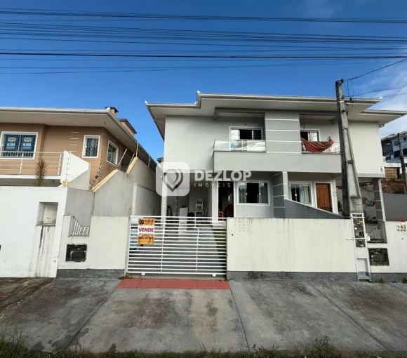 Sobrado à venda na Potecas em São José - SC | 3 Quartos sendo 1 Suíte - Destaque