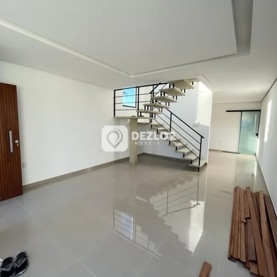 Sobrado à venda no Rio Caveiras, Biguaçu | 2 Quartos sendo 2 Suítes - 02