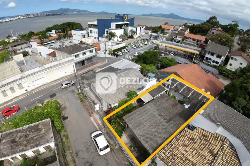 Terreno à venda em Centro, São José - SC - Destaque