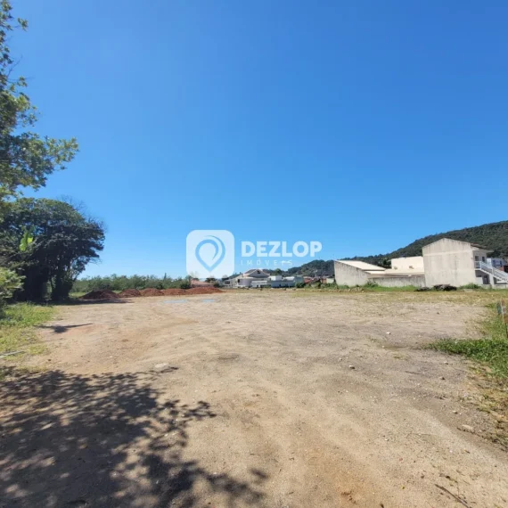 Terreno à venda em Fundos, Biguaçu - SC - 01