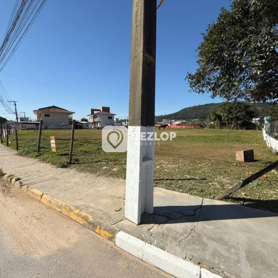 Terreno à venda em Fundos, Biguaçu - SC - 01