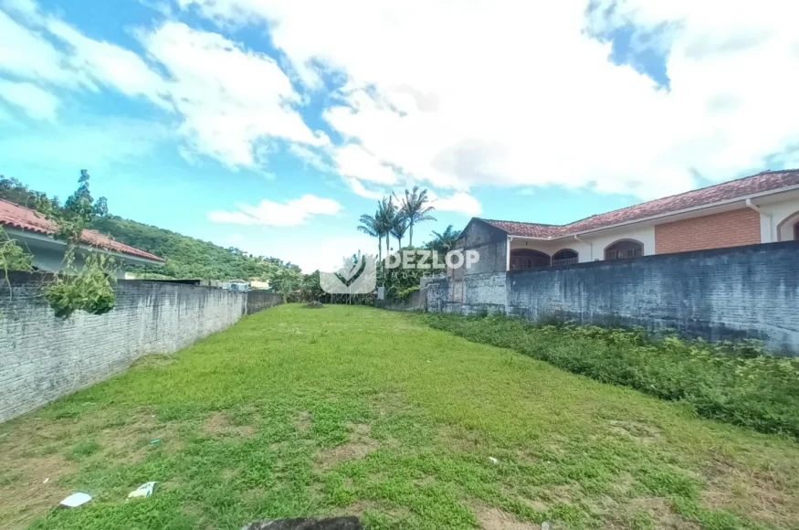 Terreno à venda em Fundos, Biguaçu - SC - Destaque