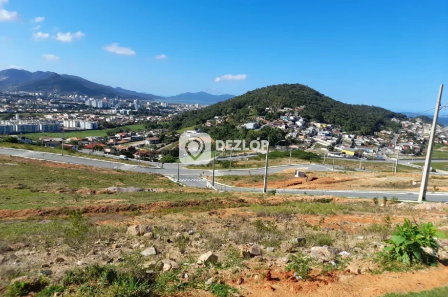Terreno à venda em Jardim Janaína, Biguaçu - SC | Lot. Altos do Jardim - Destaque