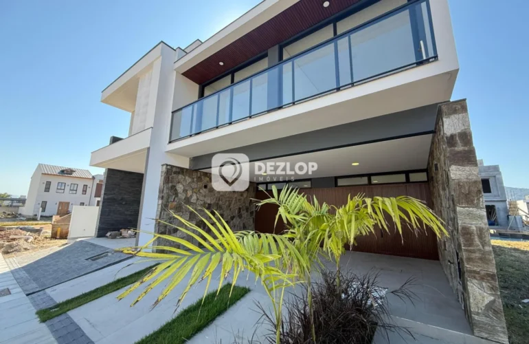 Casa à venda no Deltaville, Biguaçu | 3 Quartos, 1 Suíte no Cond. Blue - Destaque