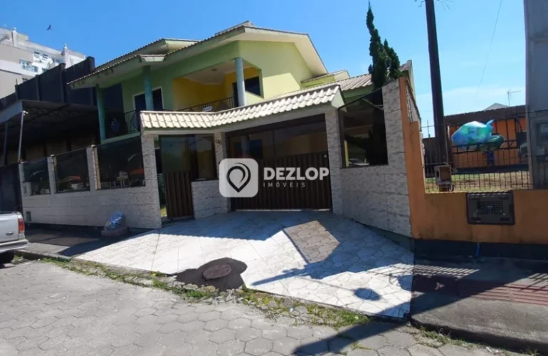 Casa à venda no Rio Caveiras, Biguaçu | 3 Quartos sendo 1 Suíte - Destaque