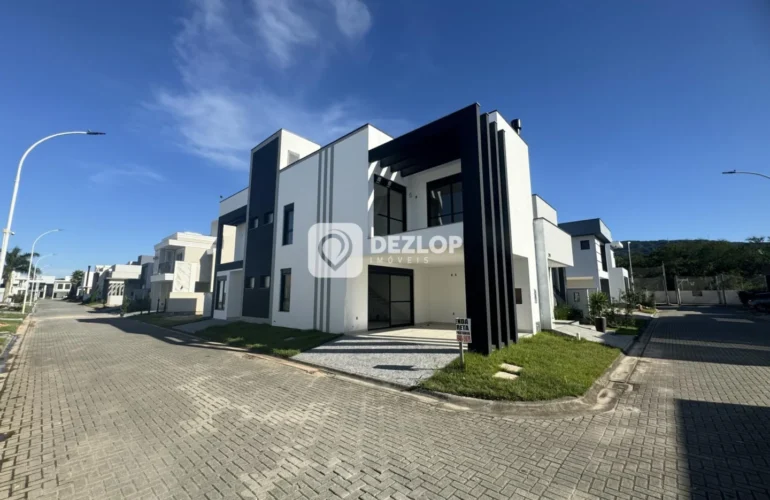 Casa à venda no Deltaville, Biguaçu | 3 Quartos, 1 Suíte no Cond. Brisas Parque - Destaque
