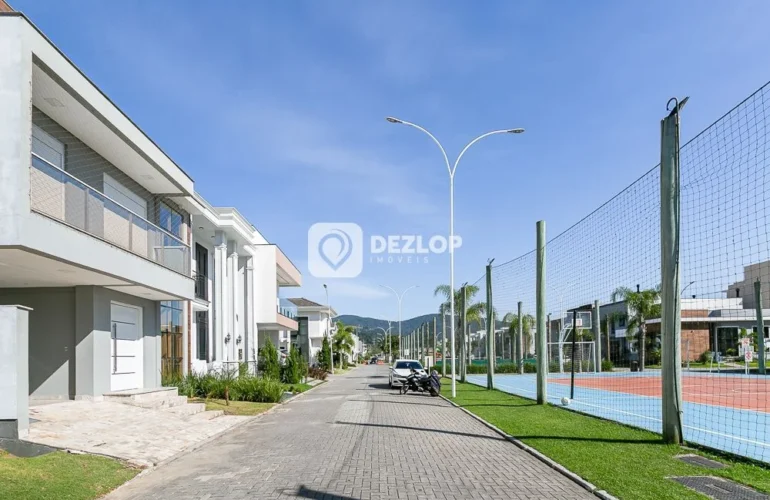 Casa à venda no Deltaville, Biguaçu | 3 Quartos, 1 Suíte no Cond. Garden - Destaque