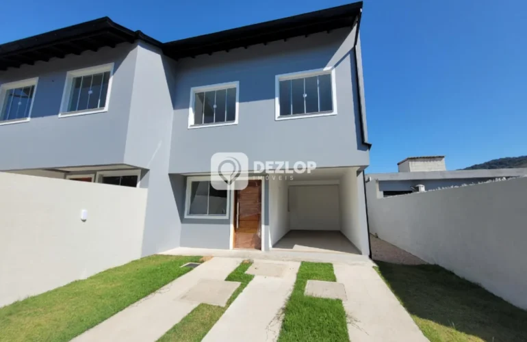 Sobrado à venda no Forquilhas, São José | 2 Quartos sendo 1 Suíte - Destaque