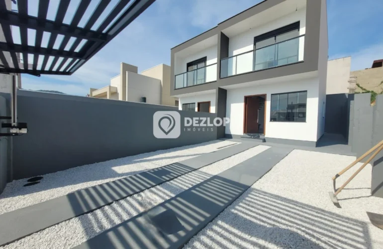 Sobrado à venda na Areias do Meio em Governador Celso Ramos - SC | 2 Quartos - Destaque