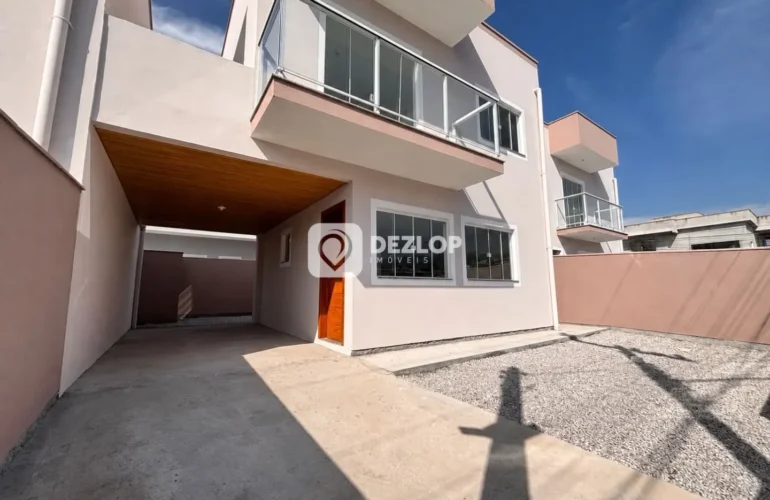 Sobrado à venda em Rio Caveiras, Biguaçu - SC | 3 Quartos sendo 1 Suíte - Destaque