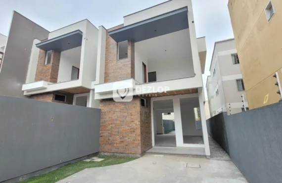 Sobrado à venda na Serraria em São José - SC | 3 Quartos sendo 3 Suítes - Destaque