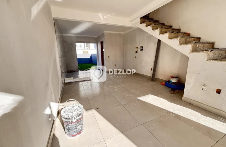 Sobrado à venda em Areias, São José - SC | 2 Quartos sendo 2 Suítes - Destaque