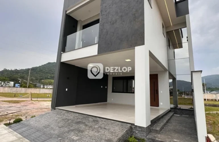 Casa à venda no Deltaville, Biguaçu | 3 Quartos, 3 Suítes no Cond. Blue - Destaque