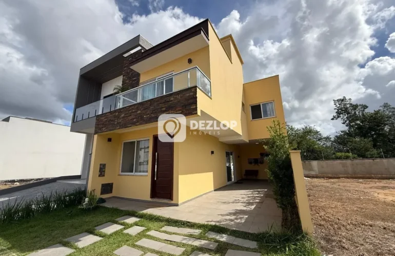 Casa à venda em Deltaville, Biguaçu - SC | 3 Quartos, 1 Suíte no Condomínio Costa do Sol - Destaque