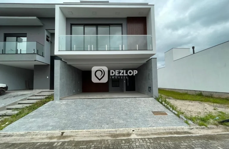 Casa à venda em Deltaville, Biguaçu - SC | 3 Quartos, 1 Suíte no Condomínio Costa do Sol - Destaque