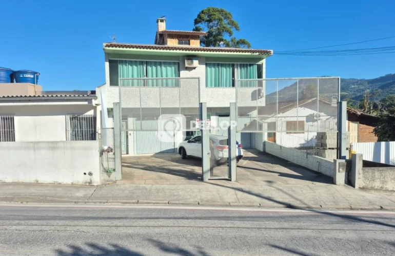 Casa à venda em Prado, Biguaçu - SC | 4 Quartos sendo 1 Suíte - Destaque