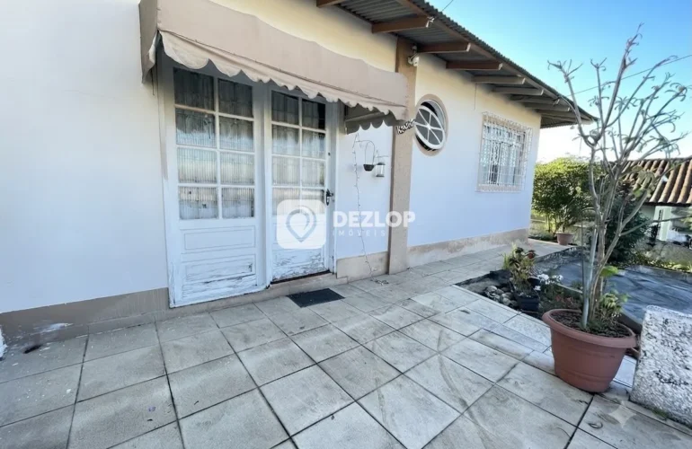 Casa à venda em Barreiros, São José - SC | 4 Quartos sendo 1 Suíte - Destaque