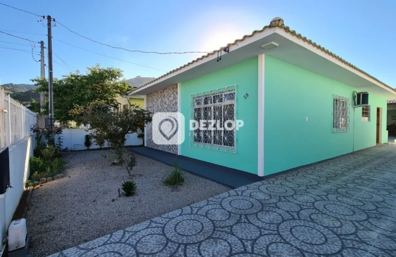 Casa à venda em Universitário, Biguaçu - SC | 5 Quartos sendo 1 Suíte - Destaque